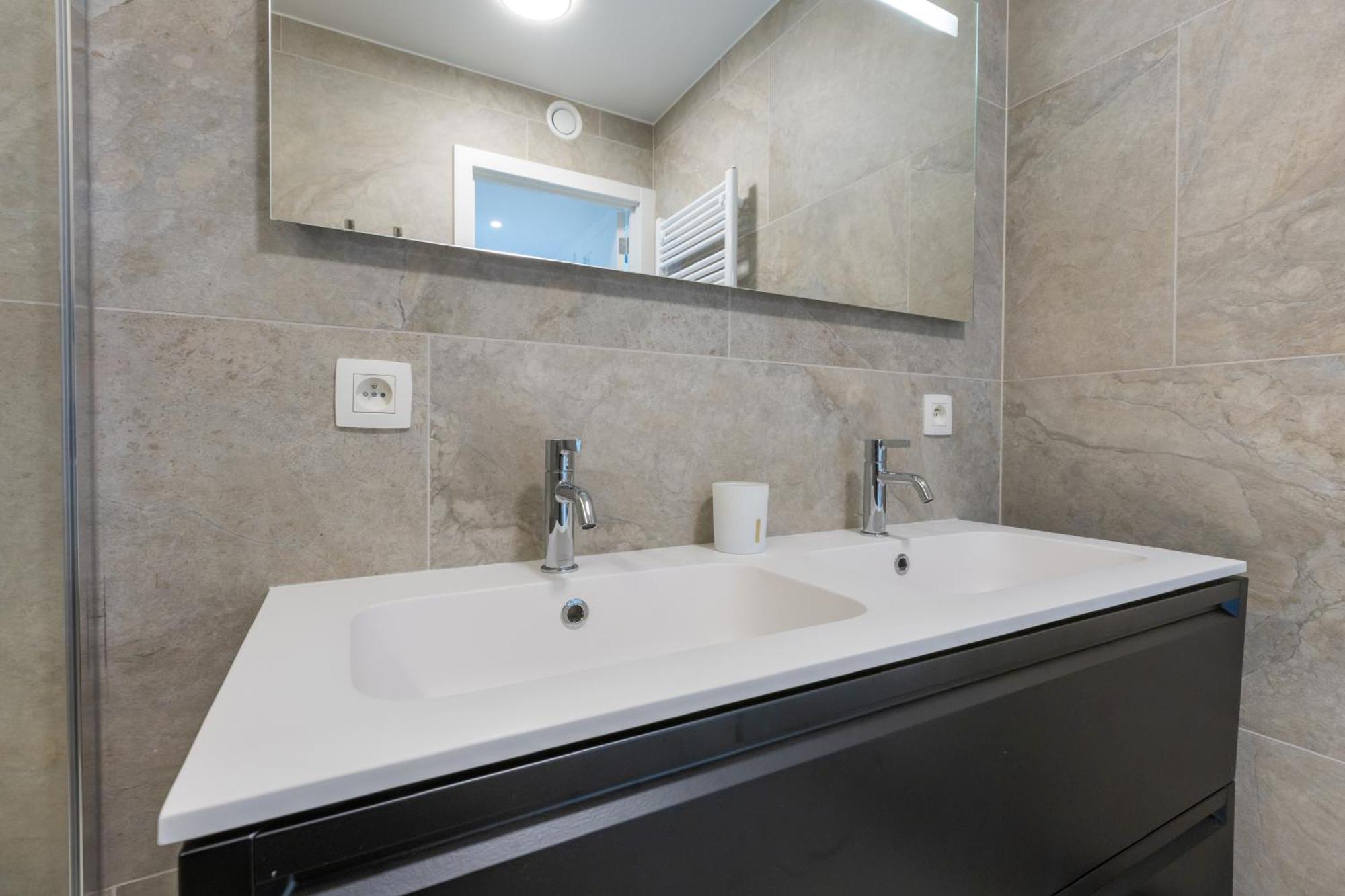 Appartement Waves 6 06-05 *